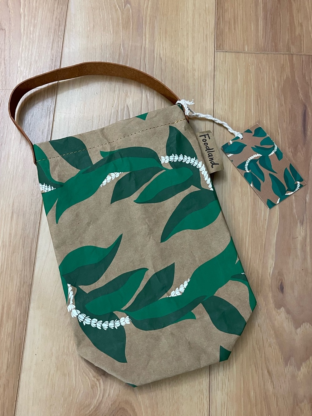 Foodland Hawaii Maile Lei Washable Durable Paper Wine Tote with Strap